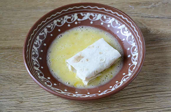 конвертики из лаваша с сыром и яйцом рецепт фото 9